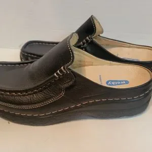 Wolky | Shoes | Wolky Comfort Casual Slip On Size 4 | Poshmark display picture 1